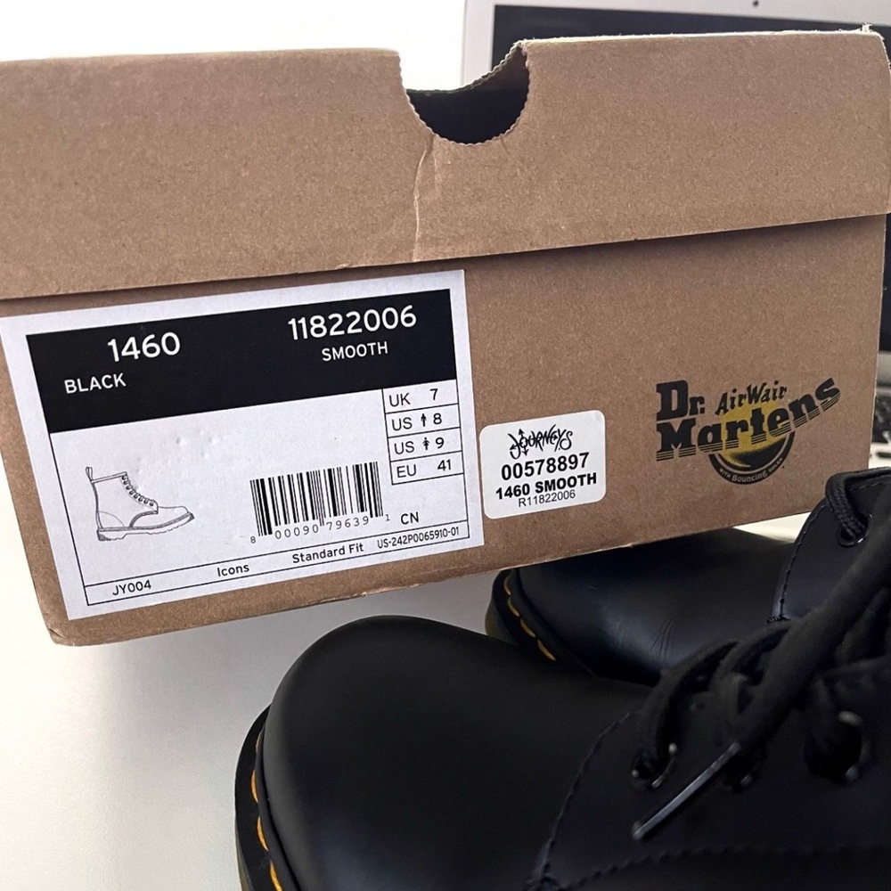 📦SOLD📦New! Dr. Martens 1460 Smooth women’s size 9 - Picture 5 of 6